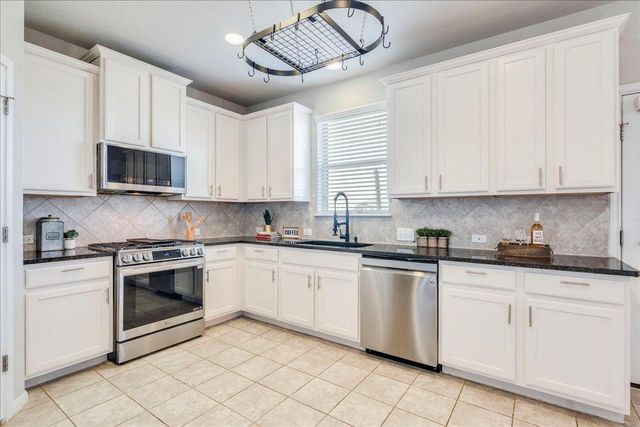 312 Triumph RD, Buda, TX 78610