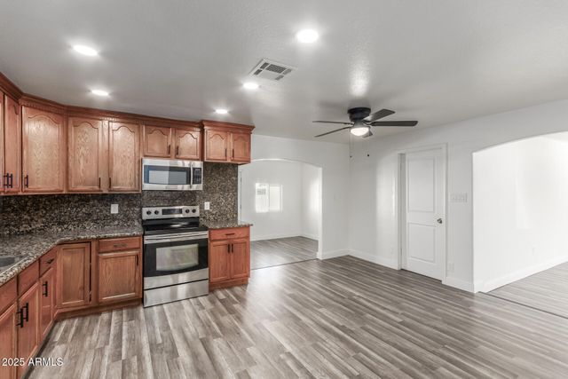 8052 W PIERSON Street, Phoenix, AZ 85033