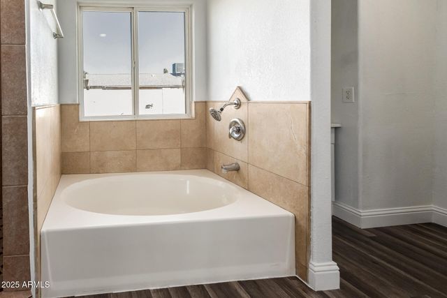 8052 W PIERSON Street, Phoenix, AZ 85033