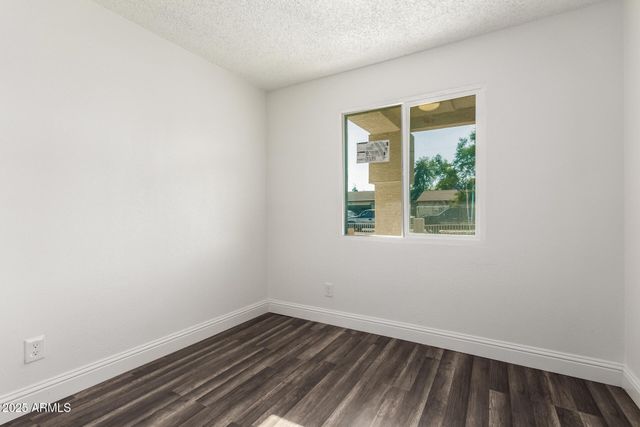 8052 W PIERSON Street, Phoenix, AZ 85033