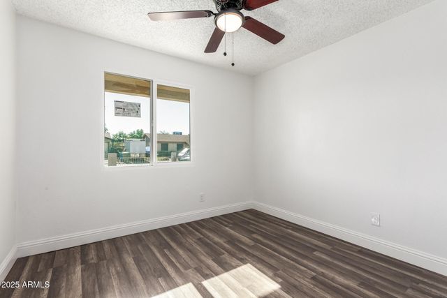 8052 W PIERSON Street, Phoenix, AZ 85033