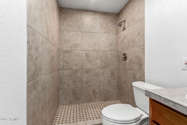 8052 W PIERSON Street, Phoenix, AZ 85033