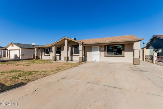 8052 W PIERSON Street, Phoenix, AZ 85033