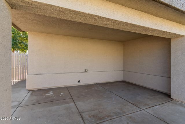 8052 W PIERSON Street, Phoenix, AZ 85033