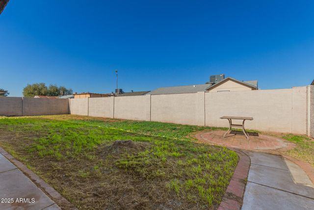 8052 W PIERSON Street, Phoenix, AZ 85033