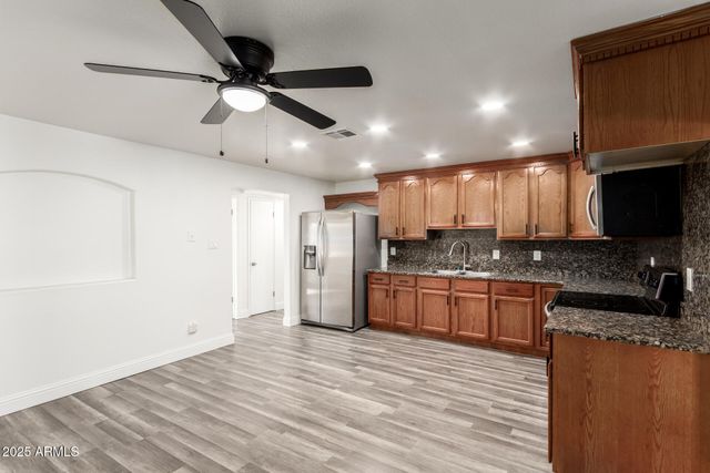 8052 W PIERSON Street, Phoenix, AZ 85033