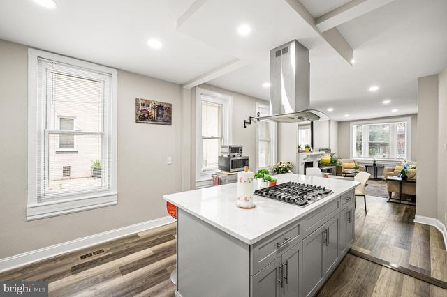 930 N 30TH ST, Philadelphia, PA 19130