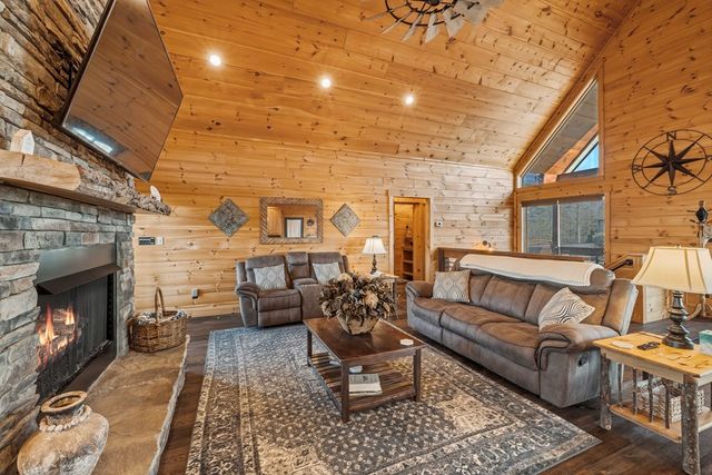 102 High Meadows Trail, Morganton, GA 30560