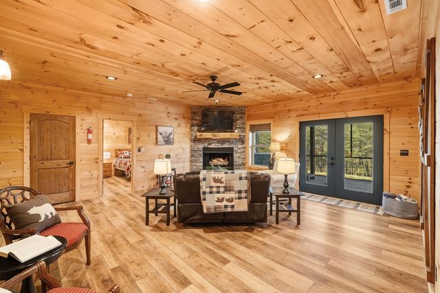 102 High Meadows Trail, Morganton, GA 30560