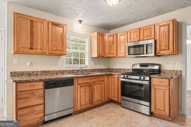 175 Woodsong Drive, Fayetteville, GA 30214