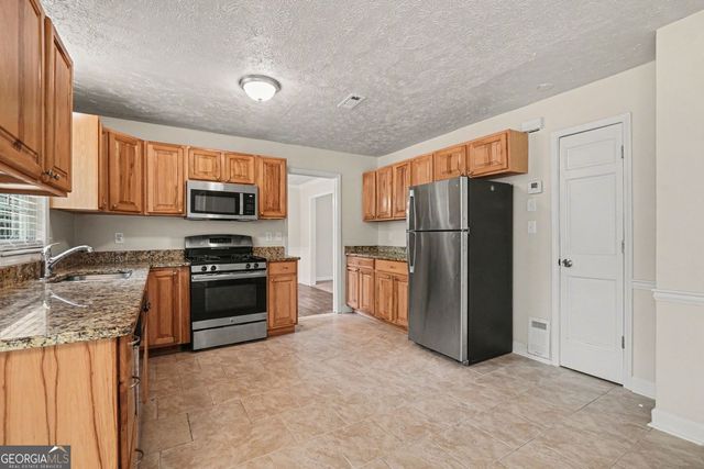 175 Woodsong Drive, Fayetteville, GA 30214