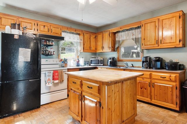 102 Canton St, Fitchburg, MA 01420