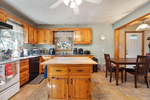 102 Canton St, Fitchburg, MA 01420