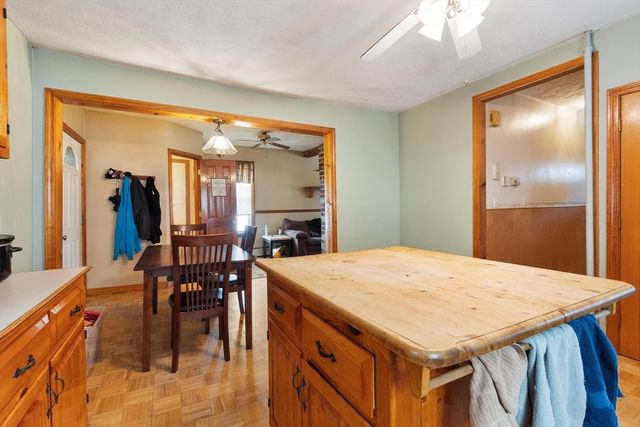 102 Canton St, Fitchburg, MA 01420