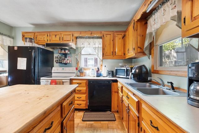 102 Canton St, Fitchburg, MA 01420