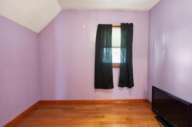 102 Canton St, Fitchburg, MA 01420