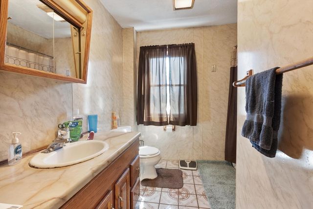 102 Canton St, Fitchburg, MA 01420