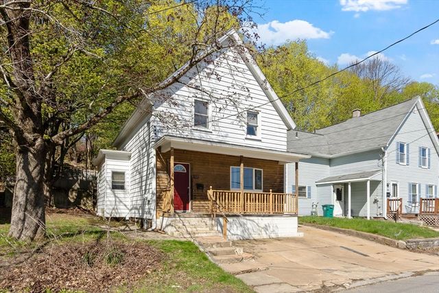 102 Canton St, Fitchburg, MA 01420