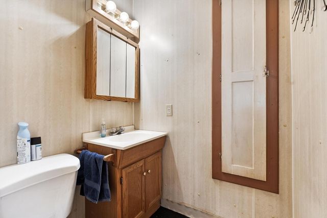 102 Canton St, Fitchburg, MA 01420