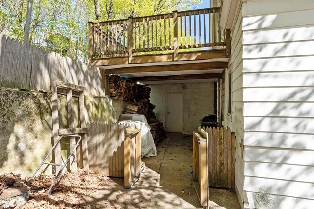 102 Canton St, Fitchburg, MA 01420