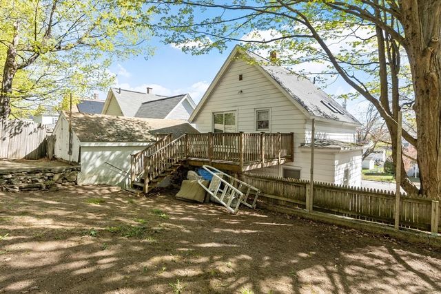 102 Canton St, Fitchburg, MA 01420