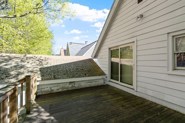 102 Canton St, Fitchburg, MA 01420