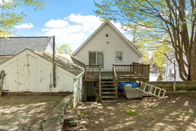 102 Canton St, Fitchburg, MA 01420