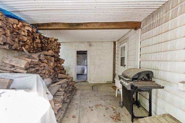 102 Canton St, Fitchburg, MA 01420