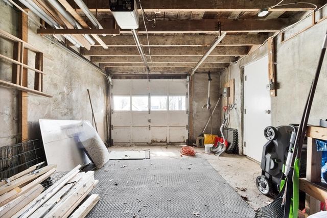 102 Canton St, Fitchburg, MA 01420