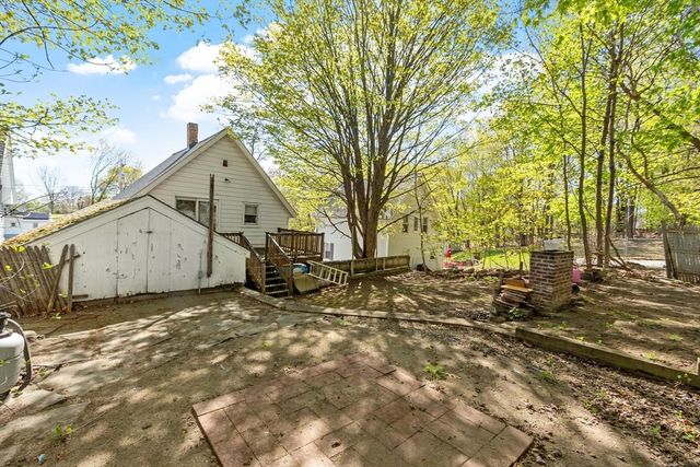 102 Canton St, Fitchburg, MA 01420