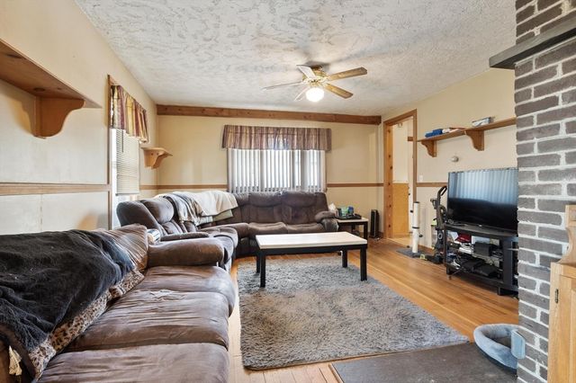 102 Canton St, Fitchburg, MA 01420