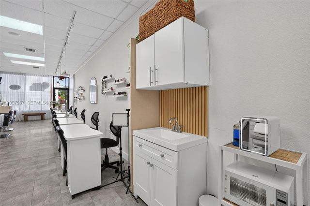 Full Service Full Service Salon For Sale In Miami, Miami, FL 33173