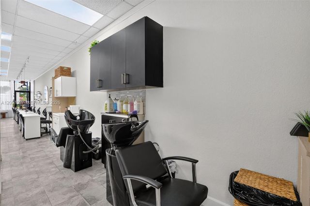 Full Service Full Service Salon For Sale In Miami, Miami, FL 33173