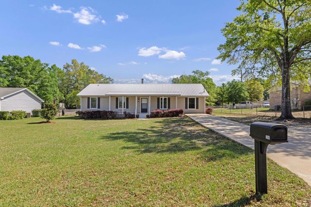 396 Lakeview Drive, Defuniak Springs, FL 32433