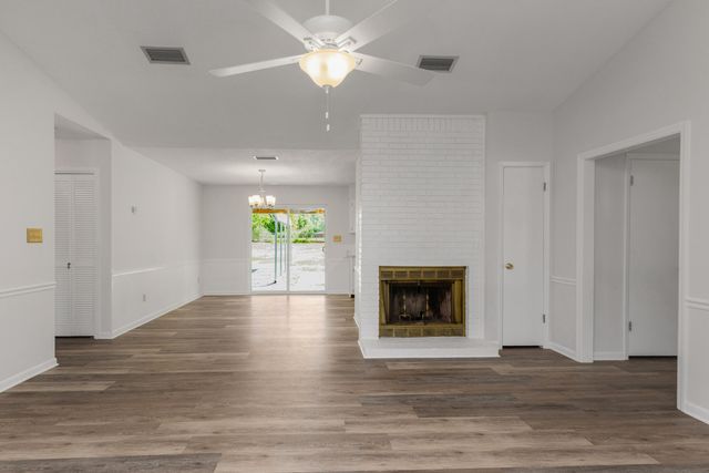 396 Lakeview Drive, Defuniak Springs, FL 32433