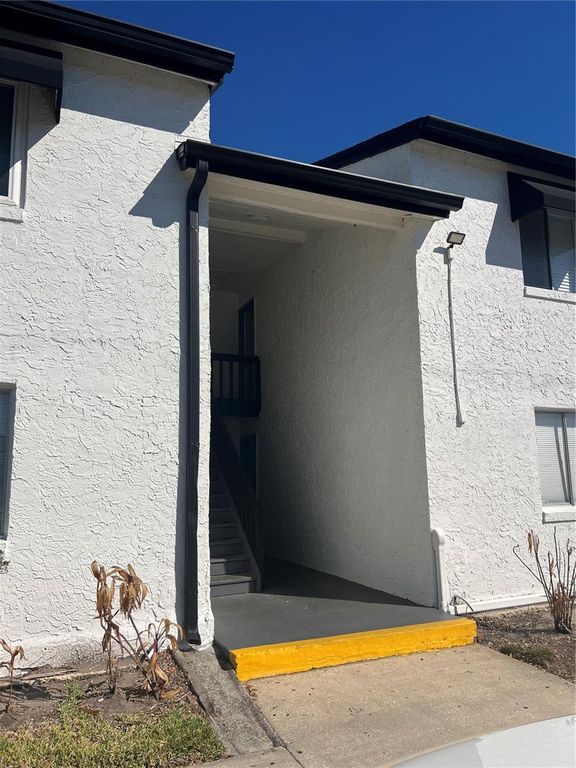 Image 2 of property listing at 4415 S SEMORAN BOULEVARD 4, Orlando, FL 32822