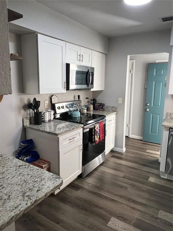 Image 3 of property listing at 4415 S SEMORAN BOULEVARD 4, Orlando, FL 32822