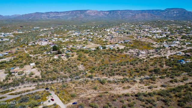 44805 N 7TH Street -, New River, AZ 85087