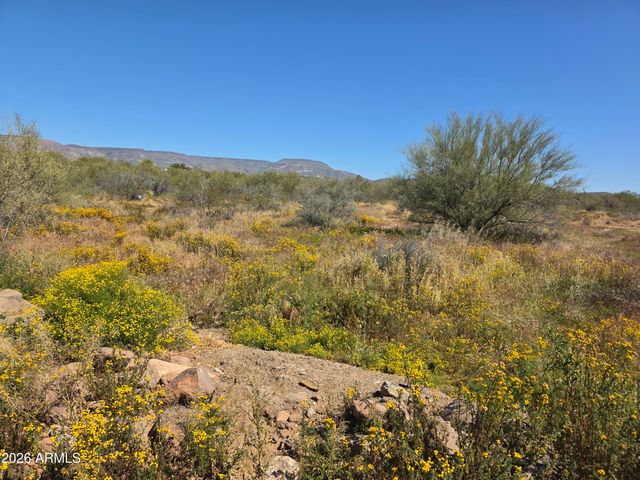 44805 N 7TH Street -, New River, AZ 85087