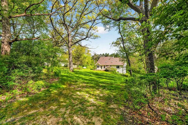 W7183 Breneman Road, Pardeeville, WI 53954