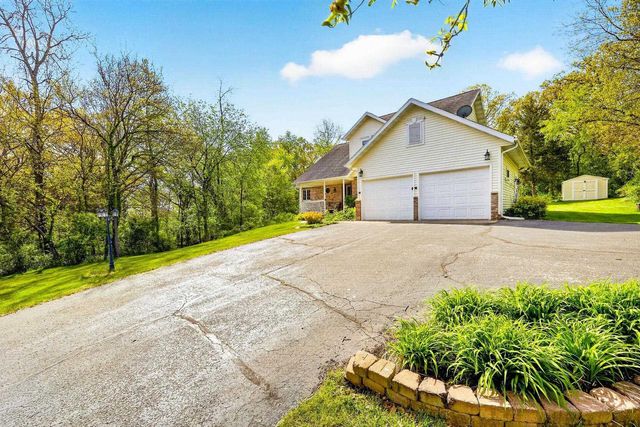 W7183 Breneman Road, Pardeeville, WI 53954