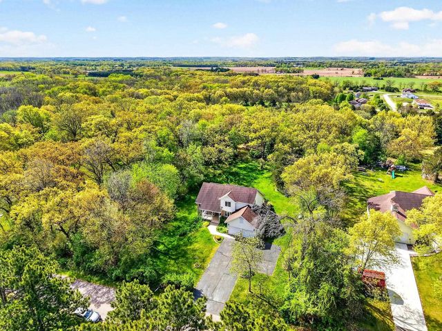 W7183 Breneman Road, Pardeeville, WI 53954