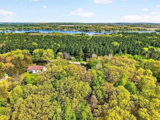 W7183 Breneman Road, Pardeeville, WI 53954