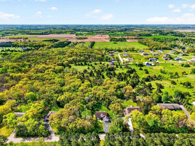 W7183 Breneman Road, Pardeeville, WI 53954