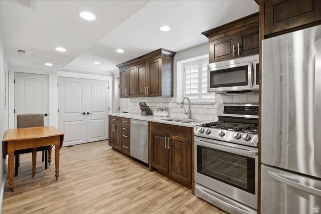 4407 S VISTA DR, South Ogden, UT 84403