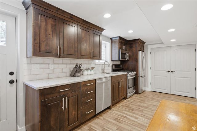 4407 S VISTA DR, South Ogden, UT 84403