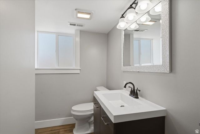4407 S VISTA DR, South Ogden, UT 84403