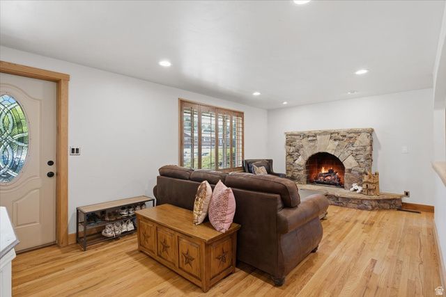 4407 S VISTA DR, South Ogden, UT 84403