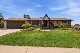 4407 S VISTA DR, South Ogden, UT 84403