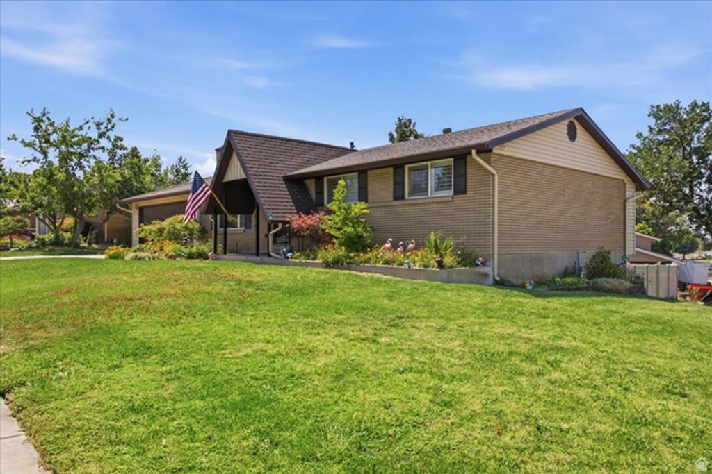 4407 S VISTA DR, South Ogden, UT 84403 — photo 2